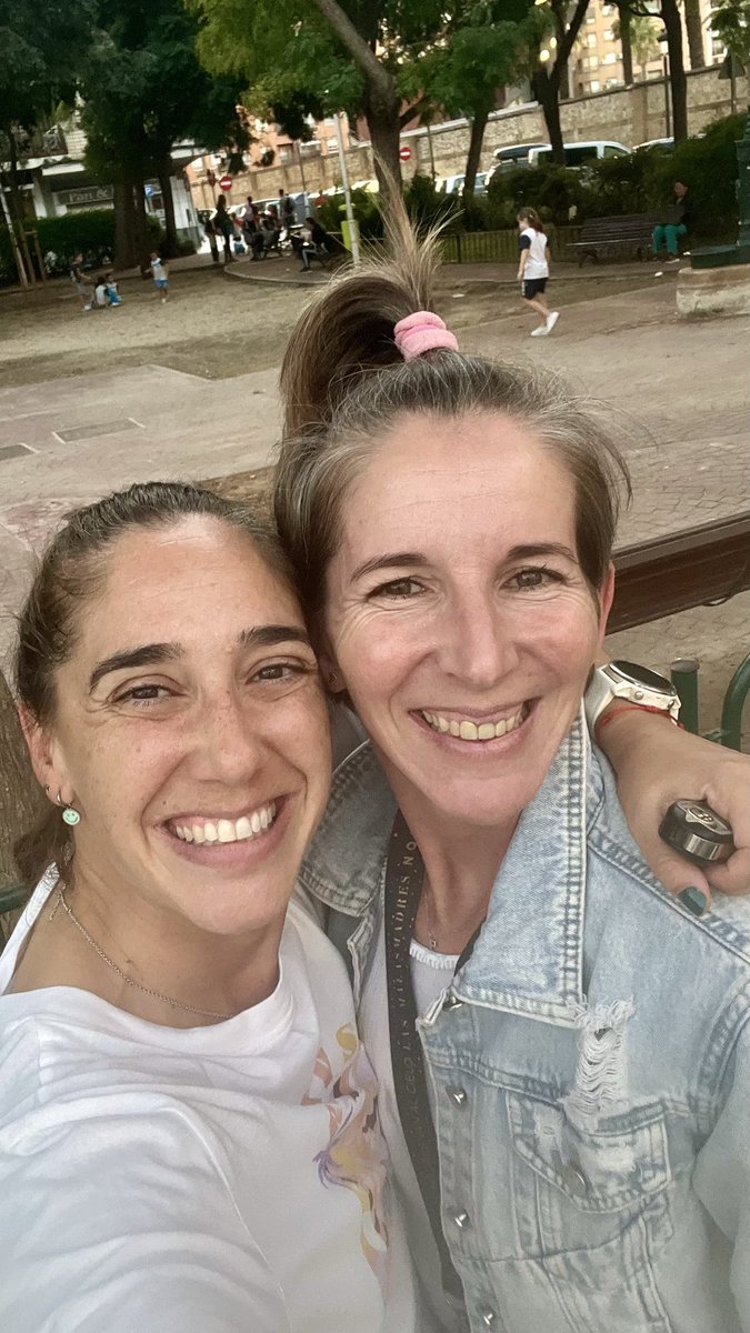 JuntasEsMejor's tweet image. No es solo cuerpo, también es🧠 
Hay días en los que entrenar va de paz mental, no de💪🏻
De soltar el ruido, la prisa y cuidarte tú 🤍
Con los años el cuerpo cambia, pero también la mirada 🌸 Entiendes que el deporte es tu refugio, tu forma de ordenar la cabeza y sentirte bien 💫