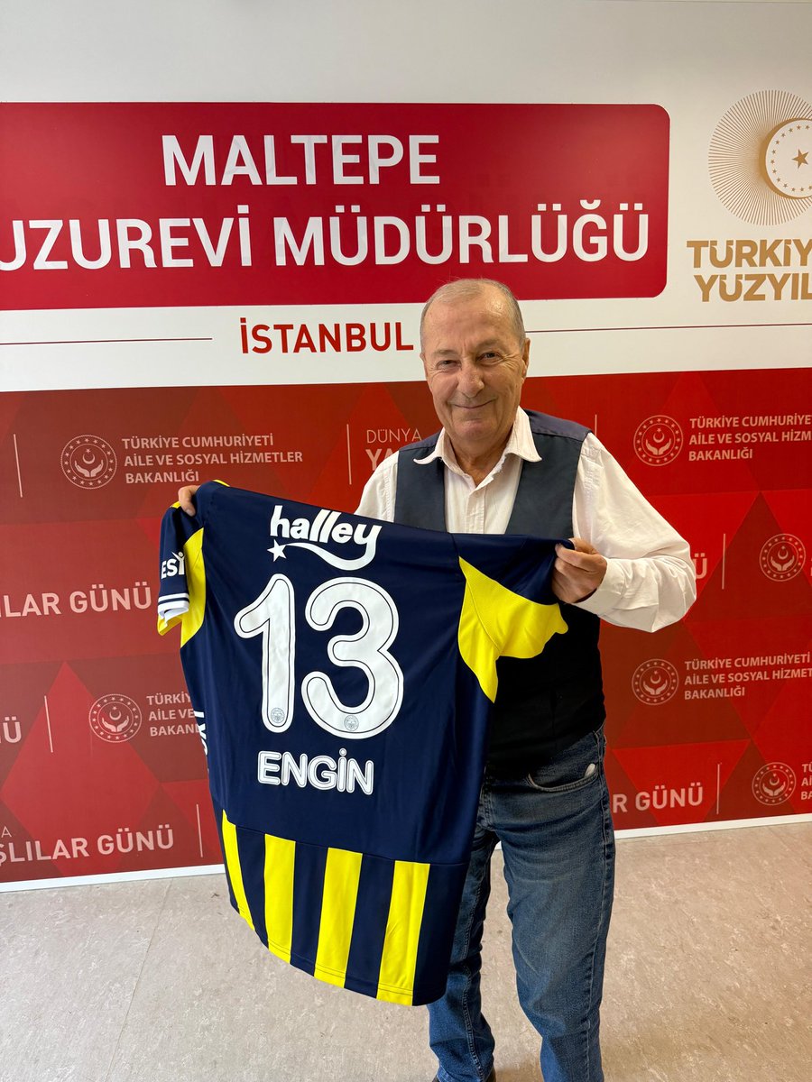 Sözümüzü tuttuk ve “Yaşa FENERBAHÇE” dedik

Huzurevi sakini YDK üyemiz Engin amcaya söz verdiğimiz gibi hediyemizi teslim ettik. Değerlerimize sahip çıkmaya devam edeceğiz 🙏🏻💛💙