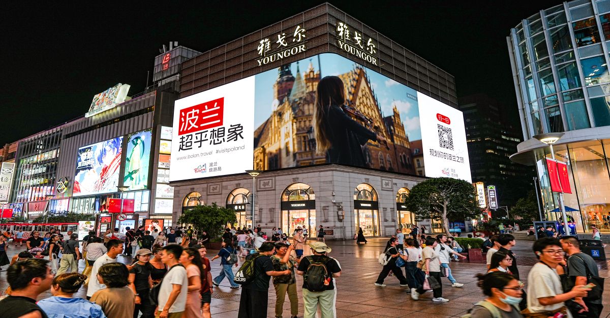 AntoniRadziwill's tweet photo. Promocja Polskiej turystyki w #Shanghai #Chiny #波兰 https://t.co/P9fdO8NymO