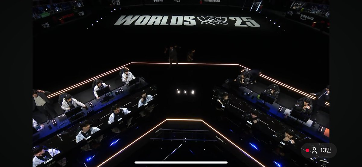 pingpingkr69's tweet image. 젠지 vs 한화생명 @GenG_KR vs @HLEofficial 
월즈 결승같은 8강전!!!!!!🏆
@Theo_Network 하다가 한눈파는 중