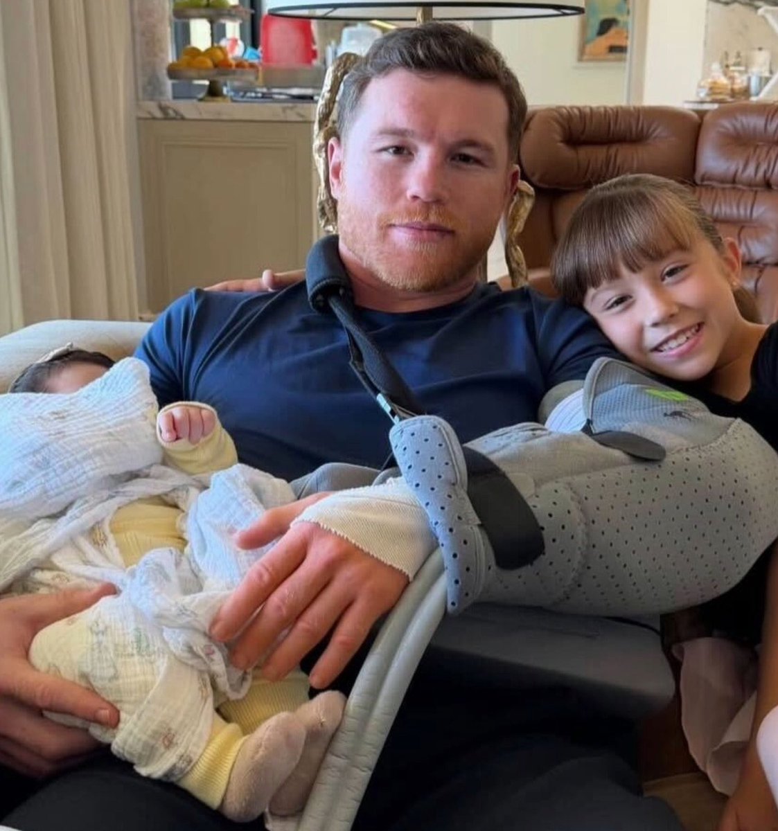 ‼️ Canelo Alvarez is in recovery after surgery on his left elbow following his defeat to Terence Crawford

🗓️ The former Undisputed champion will reportedly be back in training in 4-6 weeks

🇲🇽 Do you think 2026 will be the last year of Canelo’s career? #boxraw