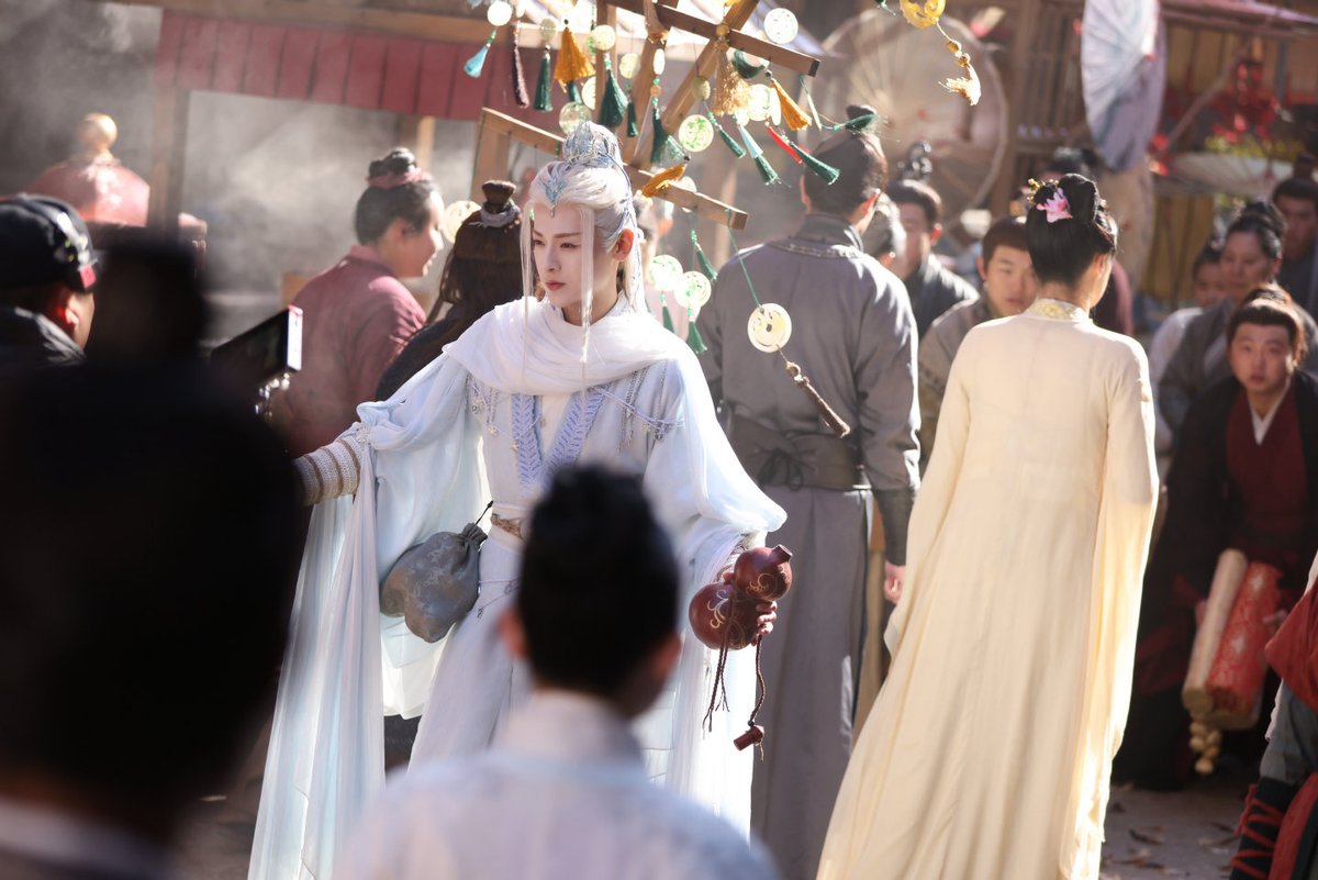 BAISHU_THAILAND's tweet photo. [Trans] 251028 | #BaiShu Studio Weibo Update (1/2)

❄️คำเตือนอุณหภูมิลดลงจากหิมะ เตือนให้คุณดูซีรีส์คืนนี้📺👀 

#ไป๋ซู่ #白澍 #白澍白澍
#เสียงกระซิบแห่งโชคชะตา 
#水龙吟 #WhispersofFate https://t.co/szl7xKwzzg