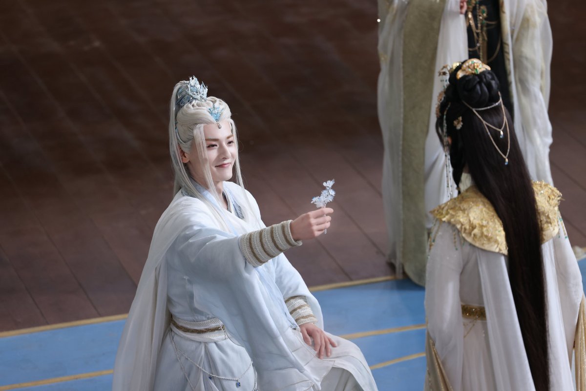 BAISHU_THAILAND's tweet photo. [Trans] 251028 | #BaiShu Studio Weibo Update (1/2)

❄️คำเตือนอุณหภูมิลดลงจากหิมะ เตือนให้คุณดูซีรีส์คืนนี้📺👀 

#ไป๋ซู่ #白澍 #白澍白澍
#เสียงกระซิบแห่งโชคชะตา 
#水龙吟 #WhispersofFate https://t.co/szl7xKwzzg