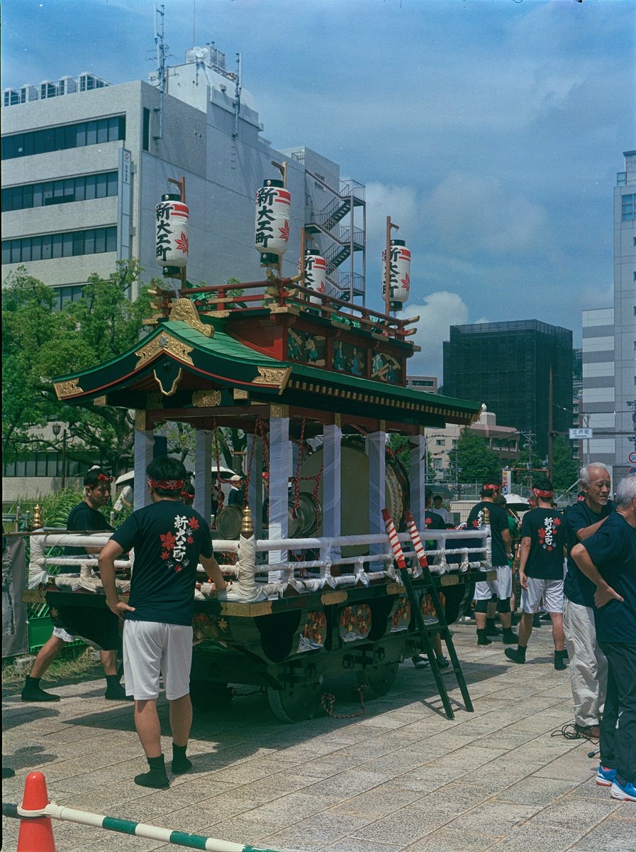FilmBearPhoto's tweet photo. Mamiya6に、期限切れPRO400Hを入れて現像した子たち。
Luminar Neoでまぁまぁ補正入れたけど、見れない写真じゃない。
CN-16をC-41での処理になったけど、まぁまぁイケた方かも。
#Mamiya6 #Pro400H https://t.co/gDnCkSF3n3