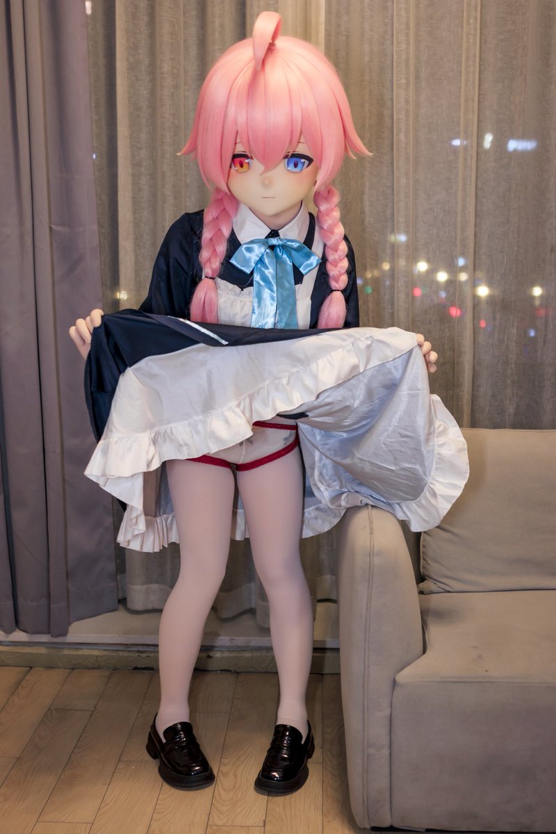 裙底下貌似有些奇怪的东西
📷：<a href="/FengZhi_LQ/">风止灬群花落</a> 
#kigurumi