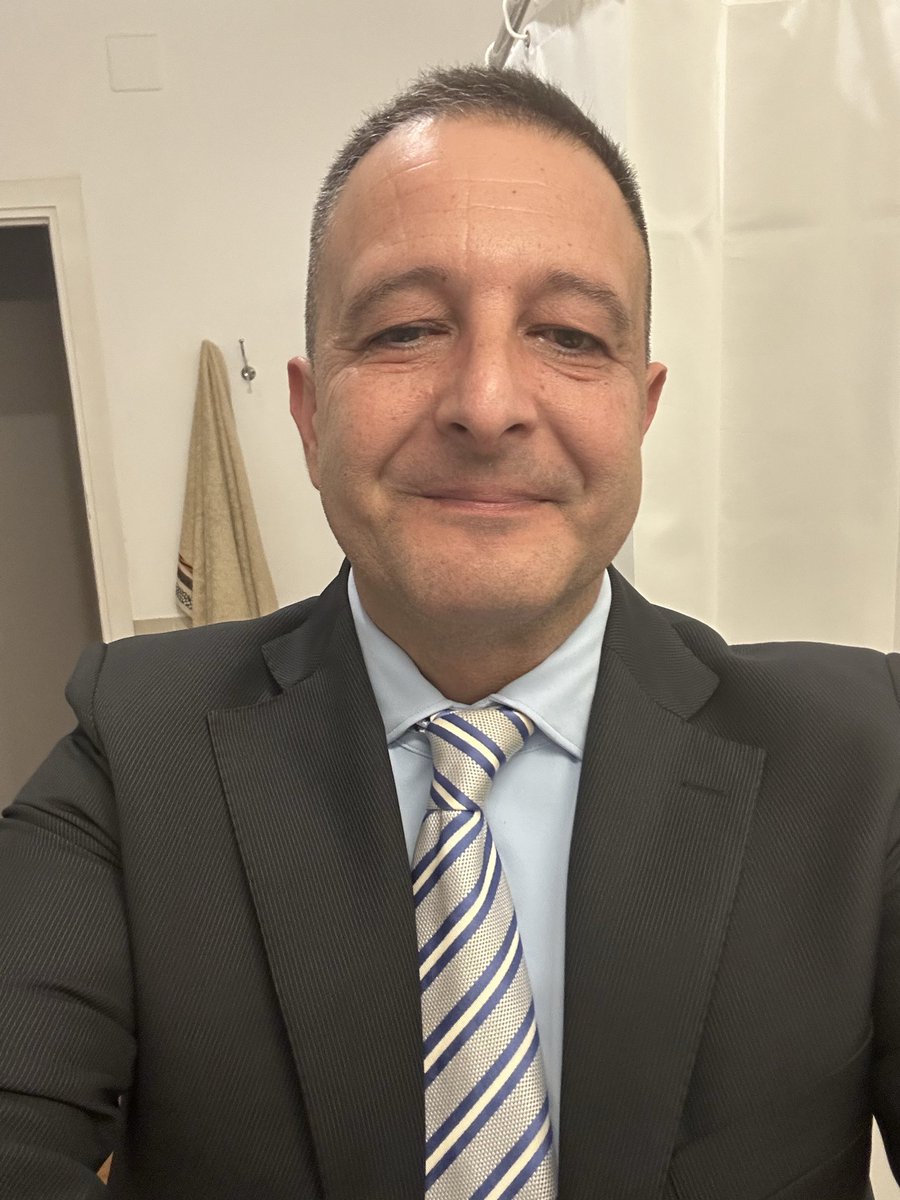 RcdeMario's tweet image. Hoy se lleva la corbata de las grandes ocasiones. 125 años cumple el amor de mi vida.