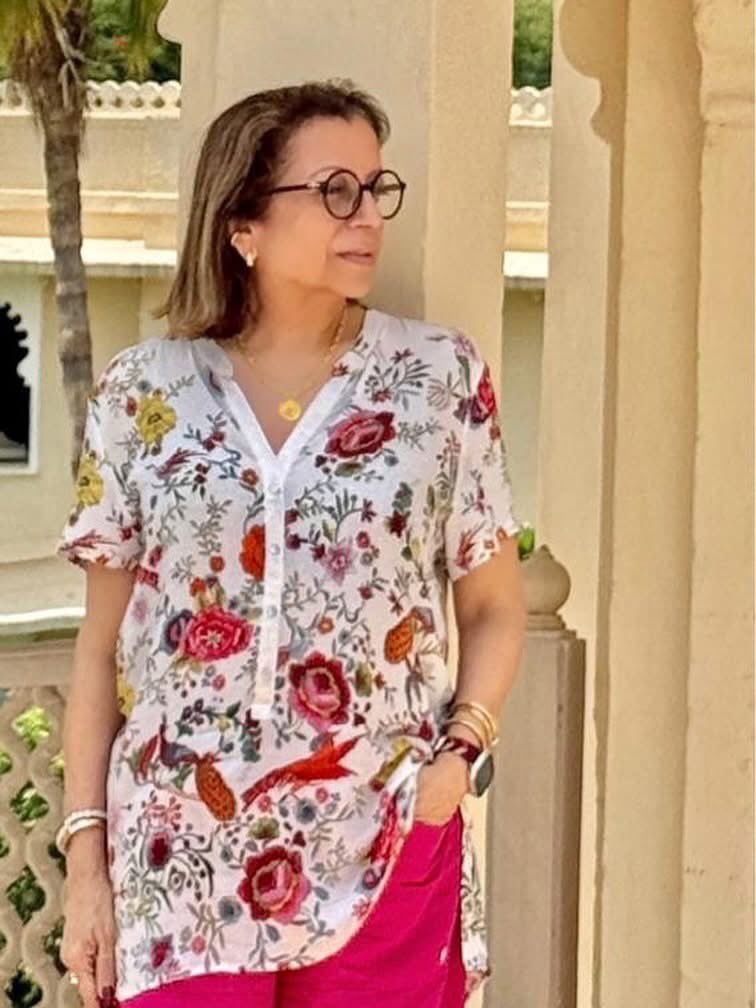 mayaspeak1's tweet image. Between my travels and the stories I live, there are the ones I feel.

If you’re in the mood for something gentle, real, and thought-provoking, this is where you can find them 👇🏻

mayaspeak.com/category/heart…

#SoulScribbles #LifeReflections #ThoughtfulReads #CreativeSoul #MayaSpeak