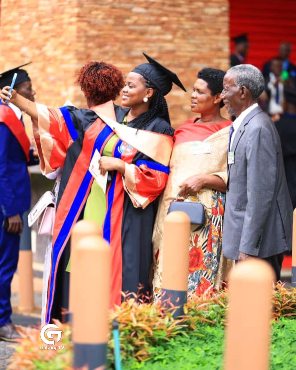 GalaxyTVUg's tweet photo. Proud families, excited graduates & inspired guests — all gathered under one roof to witness greatness unfold at Speke Resort Munyonyo.
#ZzinaLifestyle | #VU9thGrad https://t.co/Eqc3nQ7zNN
