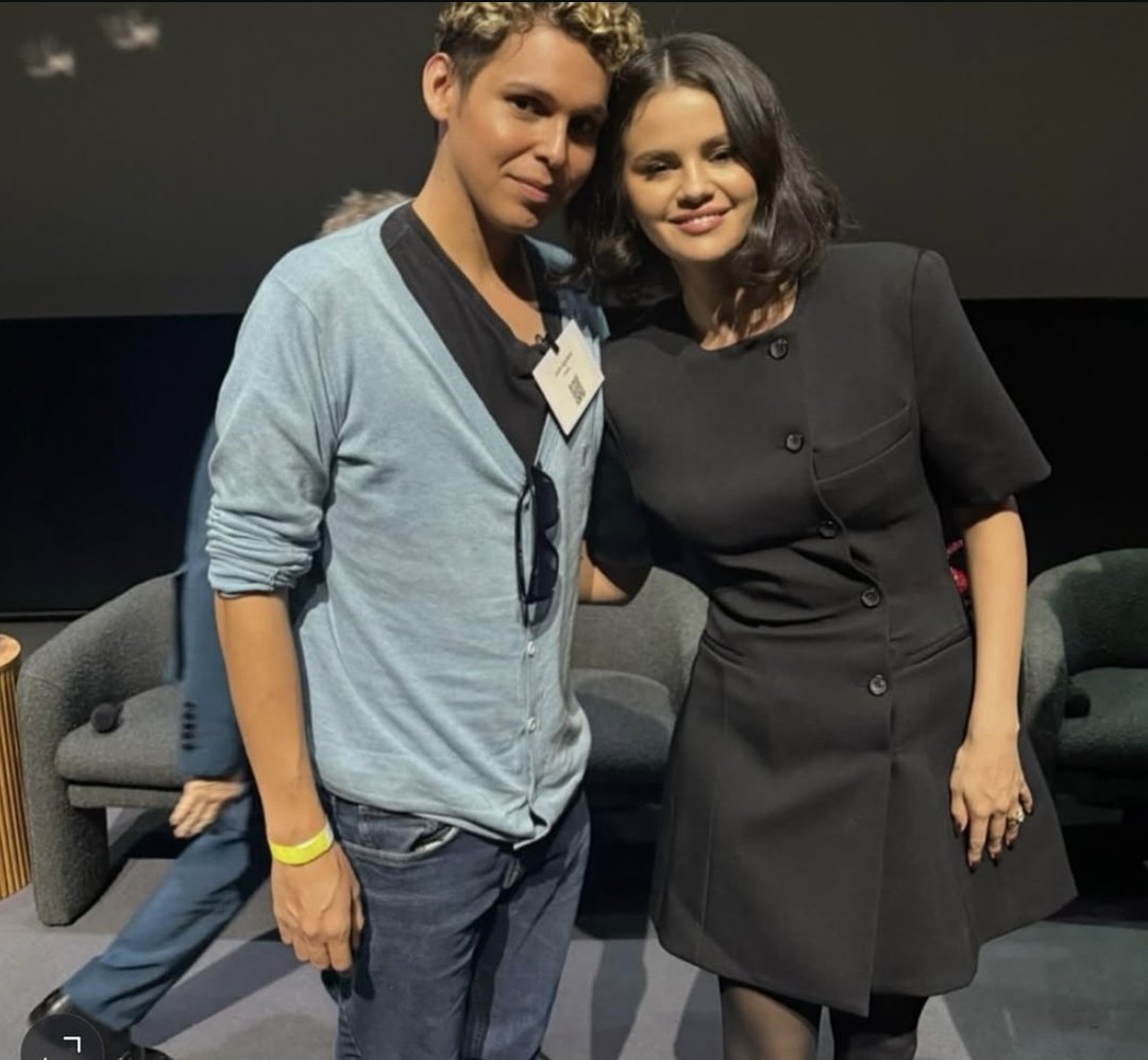 Itsthatlawyer_'s tweet image. Selena Gomez serving baby face at a private screening of Only Murders In The Building.