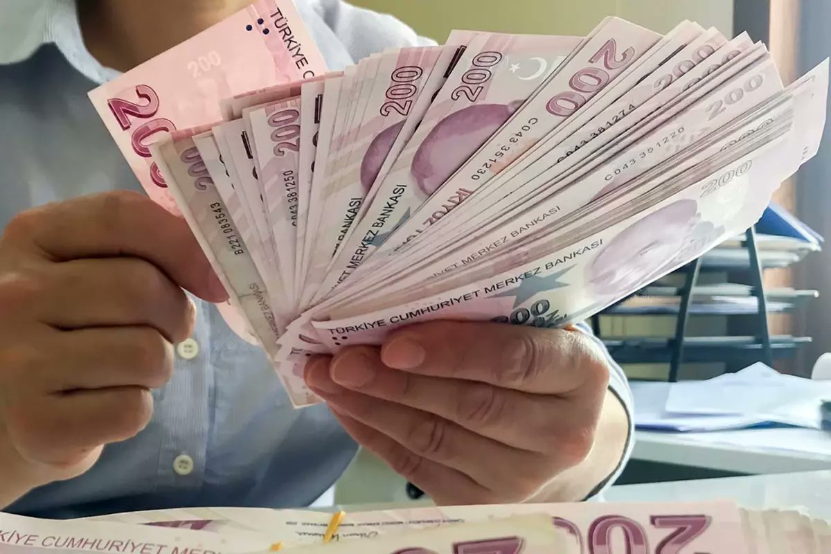 AYM'den memur ve emekliyi üzecek zam kararı:

sondakika.com/ekonomi/haber-…