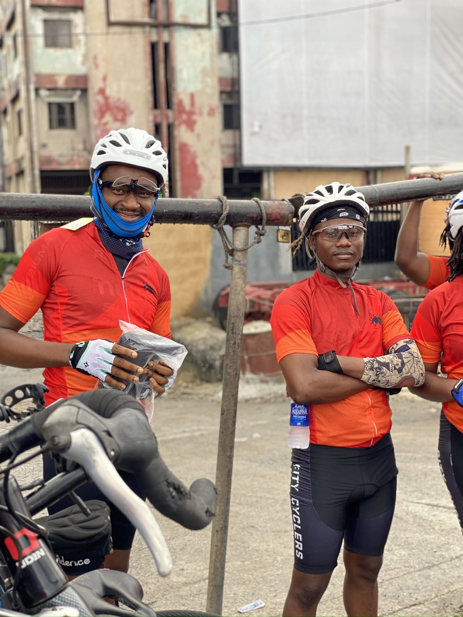 What’s your go to refuel snacks when cycling? 🚴🏽 

—

Registration is still on for the November cohort of our cycling classes. Click the link in our bio to sign up.