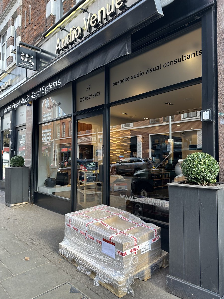 AudioVenue's tweet photo. Another pallet, any guesses?

#audioshop #hifi #av #ealing #maidenhead. #audioshop #audioshopping https://t.co/1Ce1GR8HTE