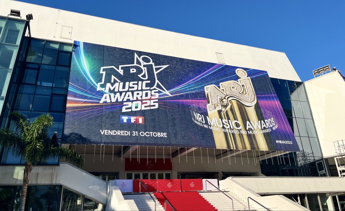 Ce matin le Palais des Festivals se pare des couleurs des NRJ Music Awards 🤩 Rendez-vous vendredi en direct sur TF1 ! #NMA2025 
#Cannes #RendezVousACannes