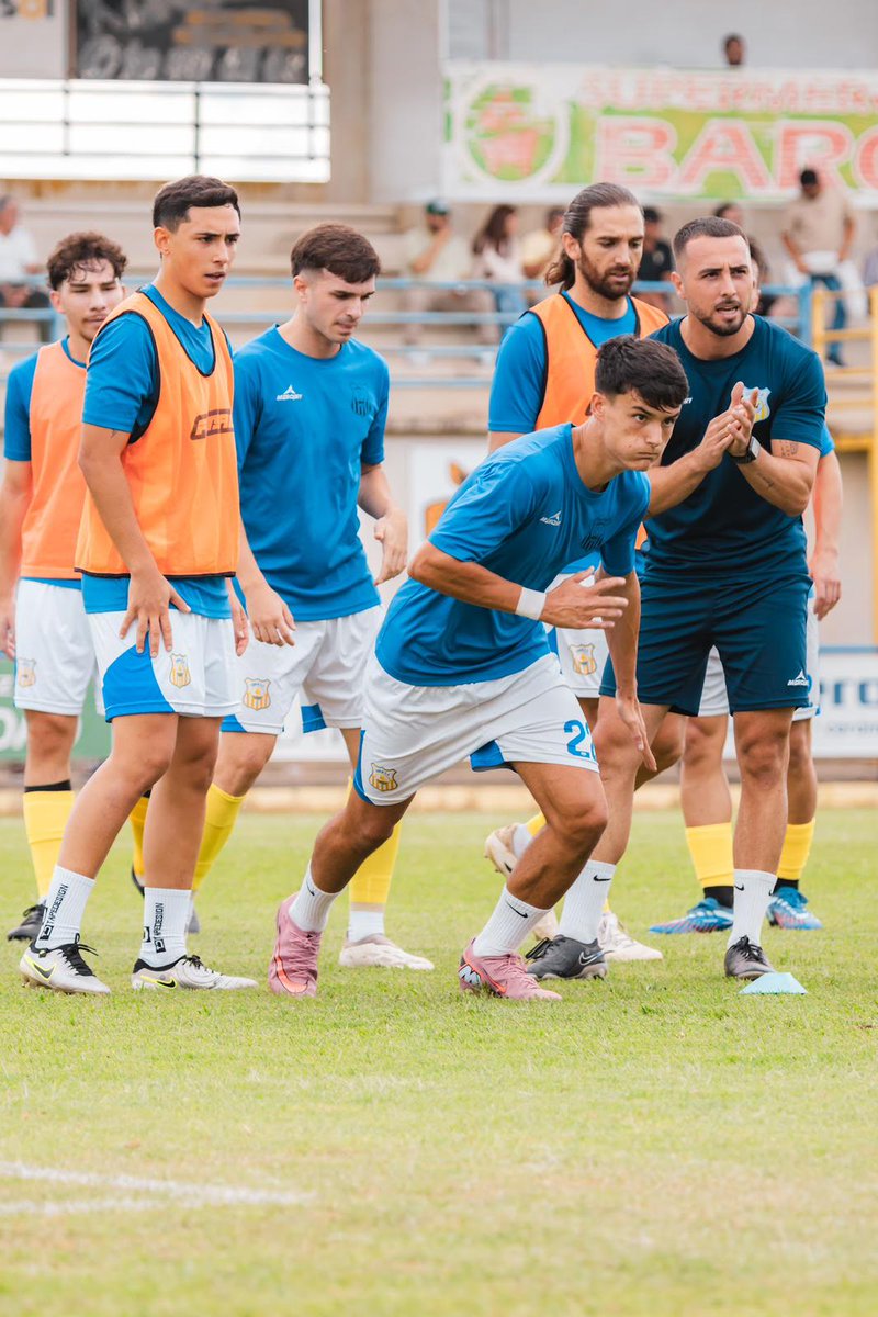 Coria_CF's tweet photo. 🧠🏃‍♂️¡Mente puesta en el partido del domingo! 

El #CoriaCF se desplaza a Dos Hermanas en la jornada novena en el #GrupoX de #TerceraFederación para medirse a @_Doshermanascf en el Estadio Miguel Román. 

⏰ 12:00 H. 

#VamosCoria https://t.co/ll1BA2QMzx