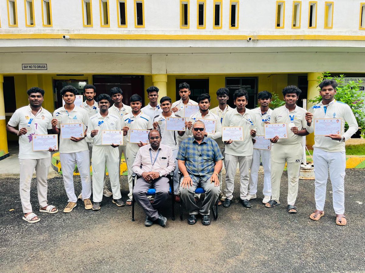 VelMultitech99's tweet image. 🏏 Proud moment! Our Vel Tech Multi Tech Men’s Cricket Team clinched the Runner-Up title in the District-Level CM Trophy 2025, competing among 45+ colleges! 🏆
Organized by SDAT &amp;amp; TNOA, the team also bagged a ₹30,000 cash prize! 💪🔥
#VelTechMultiTech #CMTrophy2025 #Cricket