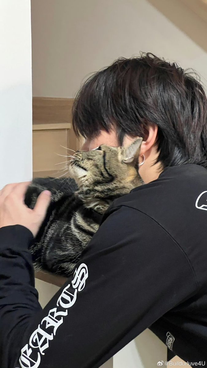 MyLuve0425's tweet image. อ้อมกอดนั้นอุ่นไหมคะเด็กๆ ✨🐈⬛🐈
ʚ˙⋆ #บิวจักรพันธ์ #BuildJakapan ⋆˙ɞ  
          ❀˖° @JakeB4rever °˖❀