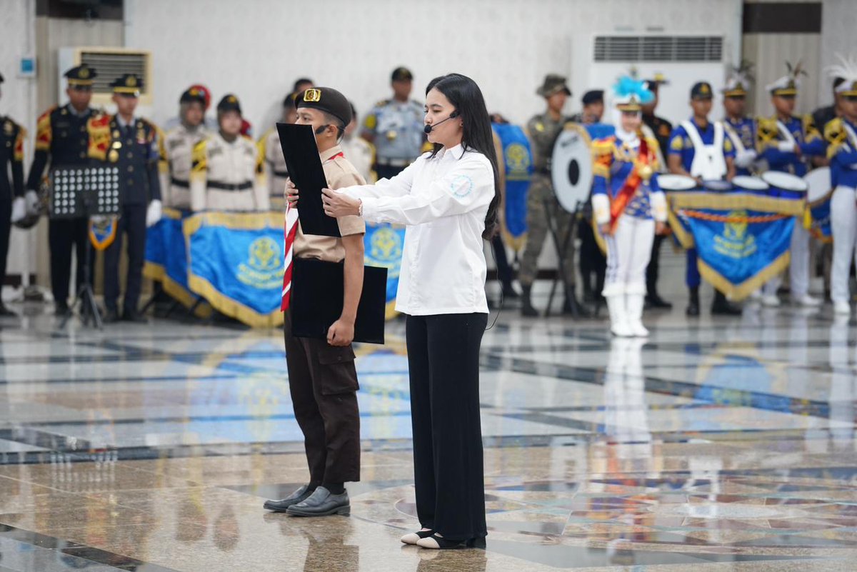 KodamIV's tweet photo. Pangdam IV/Diponegoro Hadiri Upacara Hari Sumpah Pemuda di Gedung Gradhika Bhakti Praja
#puspen
#tniad https://t.co/czoLHz7AlO