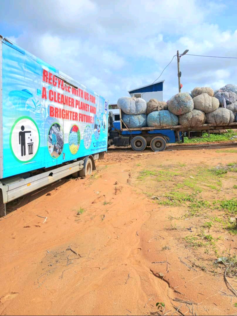 bleaglee's tweet image. 🚛 Waste pickups just got easier with BleagLee and partner trucks on call. Cleaner city, brighter future.
#EcoTransport #CleanCommunities #GreenSolutions #WasteManagement #Recycling #ZeroWaste #Sustainability #EcoFriendly #WasteToWealth