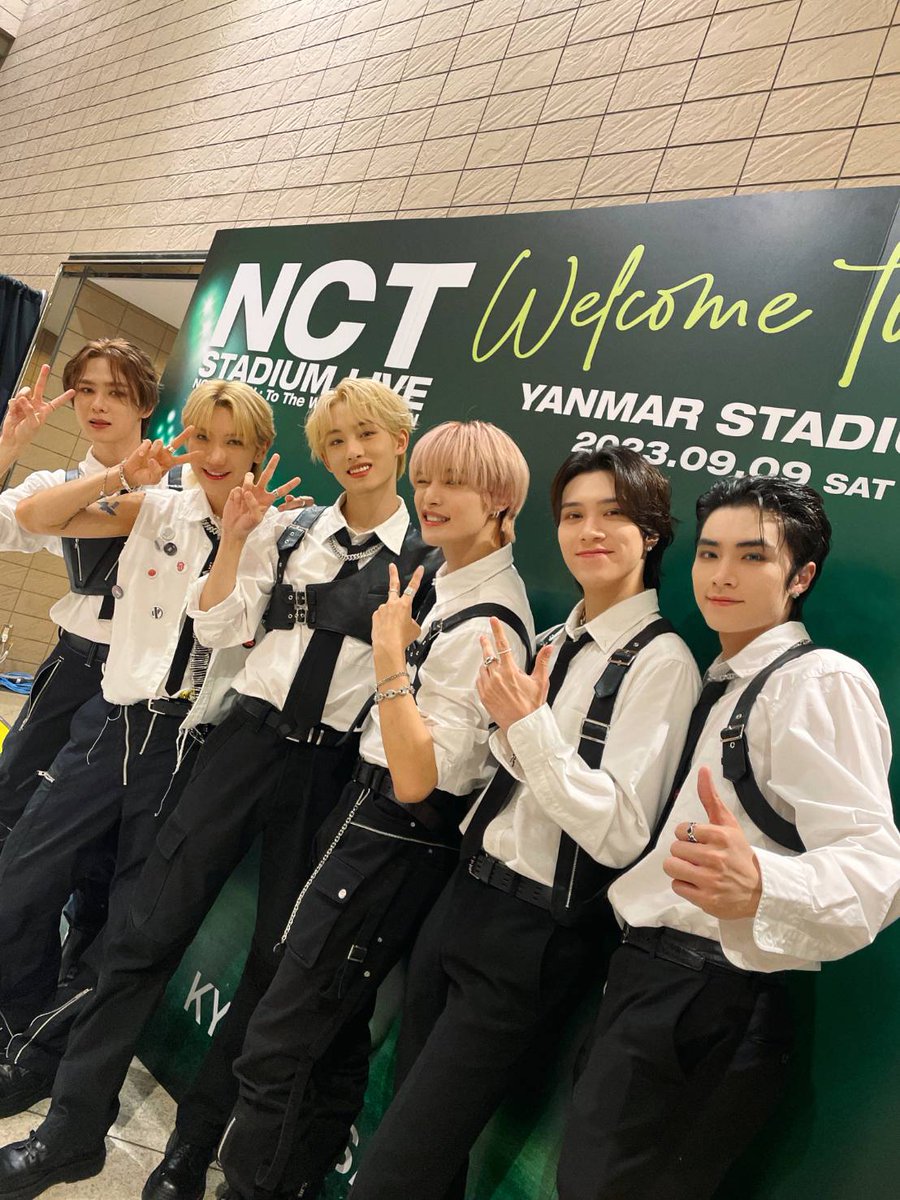 🤙Louise✞ ☽・:* ⓾*⋆ 🤙BIG BANDS⭐️ (@chitta10_wayv