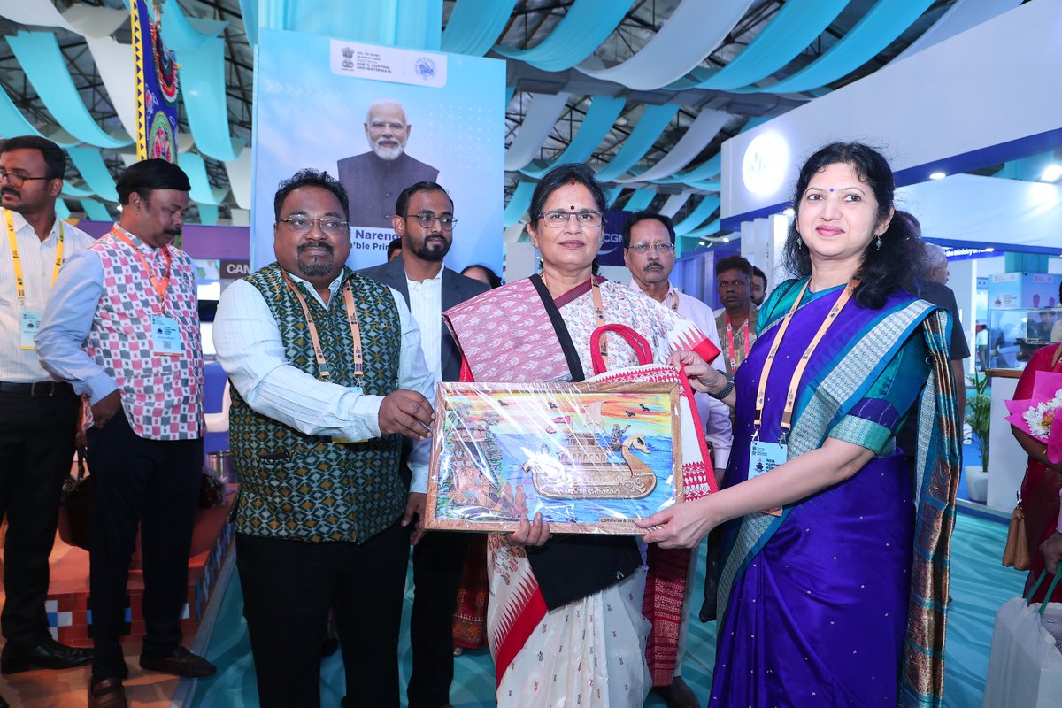 PravatiPOdisha's tweet image. Visited the Odisha Pavilion at #IndiaMaritimeWeek2025 and witnessed a vibrant showcase of the State’s rich maritime history and cultural heritage.

From the magnificent artistic recreation of the legendary Bali Yatra boat to the symbolic display of Konark’s architectural…