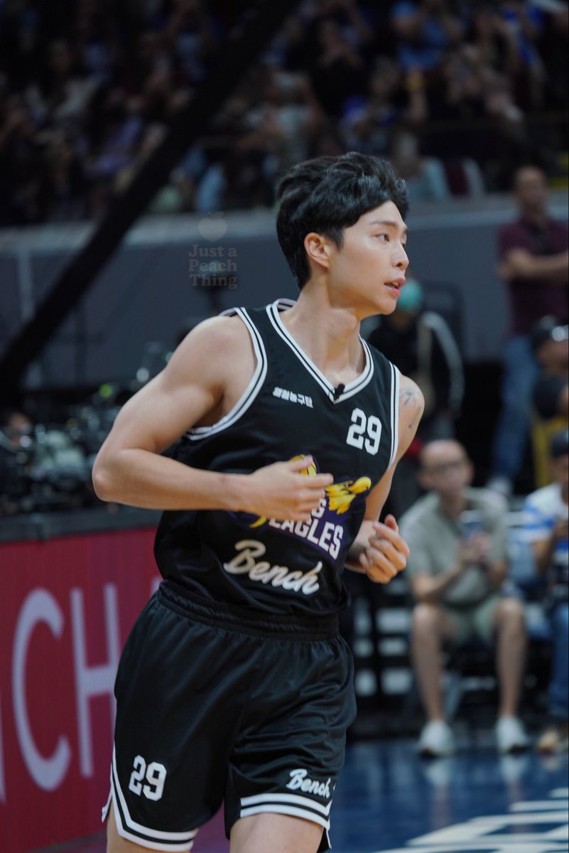 jjustapeachh's tweet image. 20251026 ⛹🏻‍♂️🐱

#쟈니 #Johnny #DunkItJohnnySuh