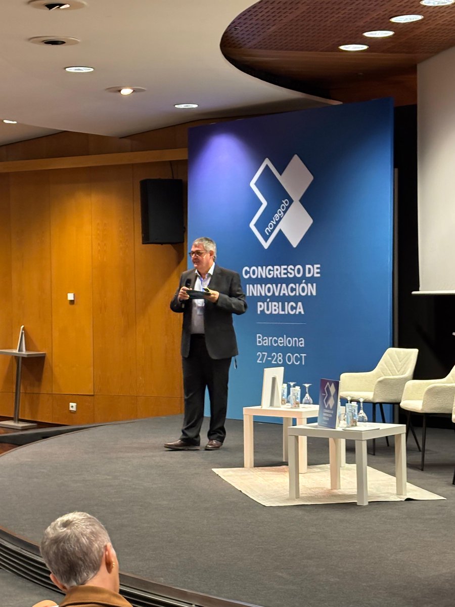 novagob's tweet photo. ⚡ Arranca el segundo día de #NovaGob2025 con la ponencia principal del congreso 🏛️

✨ @toni_merino, referente en innovación pública desde @AjuntamentDeMataró"

Un moment per inspirar pràctiques que simplifiquin i transformin l’administració pública 🌱 https://t.co/NMkmNmdnN0
