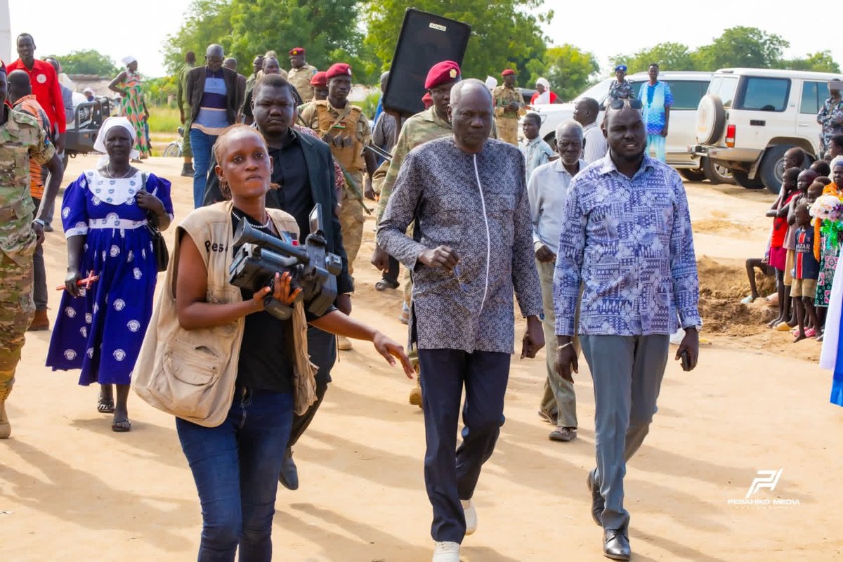 AnterKuol's tweet photo. Yesterday,  in Bor Town for a burial of late  mother Martha Atong Ajak, the beloved wife of His Lordship Bishop Nathaniel Garang Anyieth. https://t.co/9uqLY2M1Sn