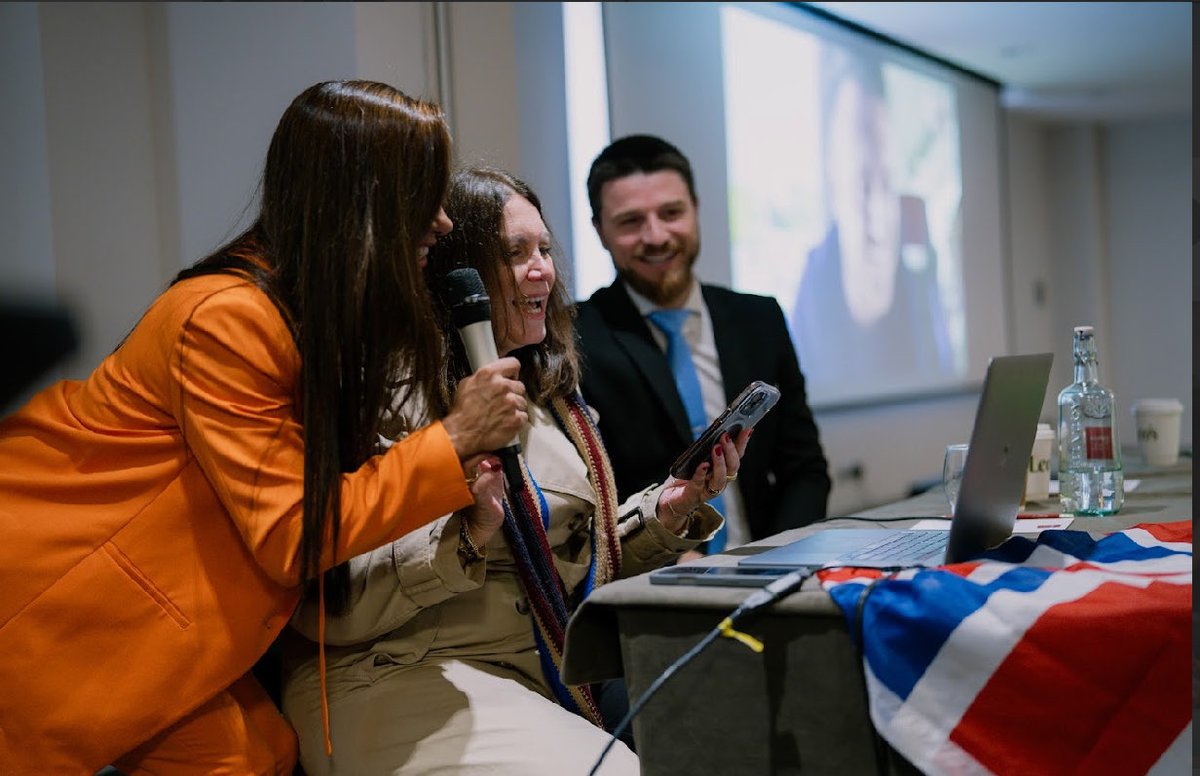 🇬🇧One of the highlights of the ‘The Cultural War &amp; The Fake Judge’ event promoted by <a href="/brazil_alliance/">Brazil Alliance UK</a> in London was the strong words of encouragement from <a href="/TRobinsonNewEra/">Tommy Robinson 🇬🇧</a> straight from Israel. 
Our MP <a href="/Biakicis/">Bia Kicis</a> reminded us the importance of having politicians (like herself) that