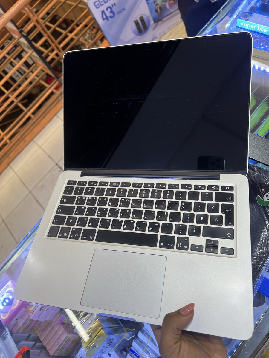 DeeSandy20's tweet image. On sale ❗️❗️❗️❗️🔥🔥🔥🔥🔥
MacBook Pro 2013 
i5 8gb ram 256 SSD 
At only 700k
My dm is wide open