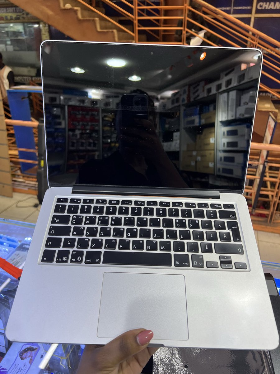 DeeSandy20's tweet image. On sale ❗️❗️❗️❗️🔥🔥🔥🔥🔥
MacBook Pro 2013 
i5 8gb ram 256 SSD 
At only 700k
My dm is wide open