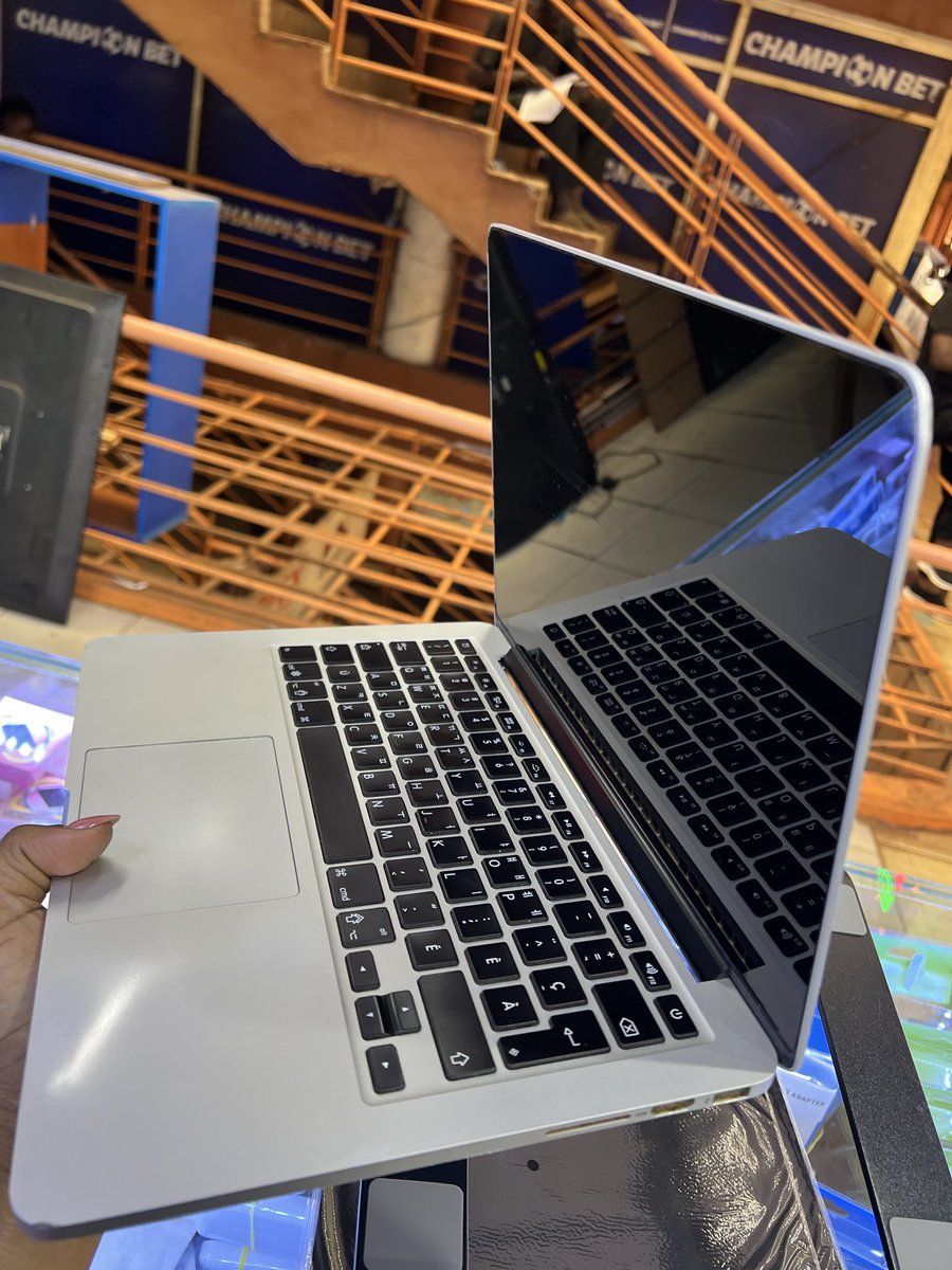 DeeSandy20's tweet image. On sale ❗️❗️❗️❗️🔥🔥🔥🔥🔥
MacBook Pro 2013 
i5 8gb ram 256 SSD 
At only 700k
My dm is wide open