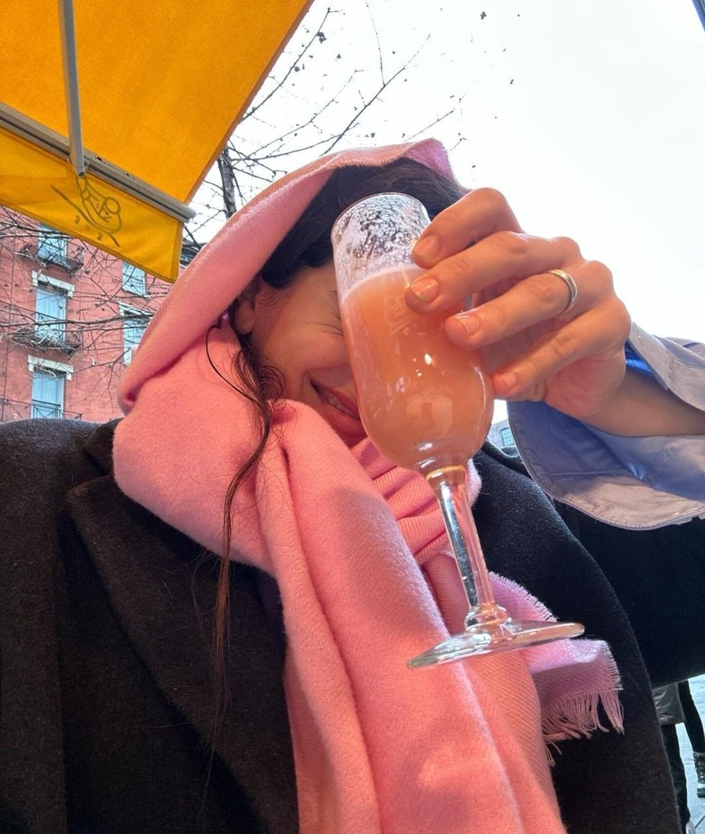 obligando a todos en mi trabajo a escuchar berghain