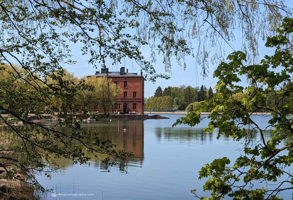 Walking Helsinki's Sights imageearthtravel.com/2025/10/28/exp… via @nillasphotos 
#helsinki #Finlandia #Travel #travelwriter #photography