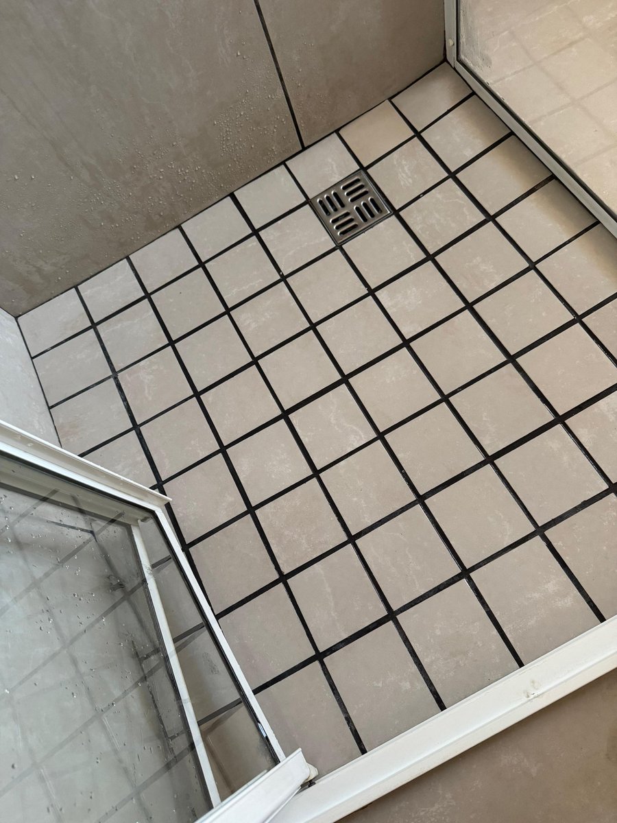 LaMinkS_CS's tweet photo. @babaMbatha_ @Rambaurudzani11 WhatsApp us: 074 958 1272
We don’t cut corners we clean them ✨🌝 https://t.co/lrFai7mDNP
