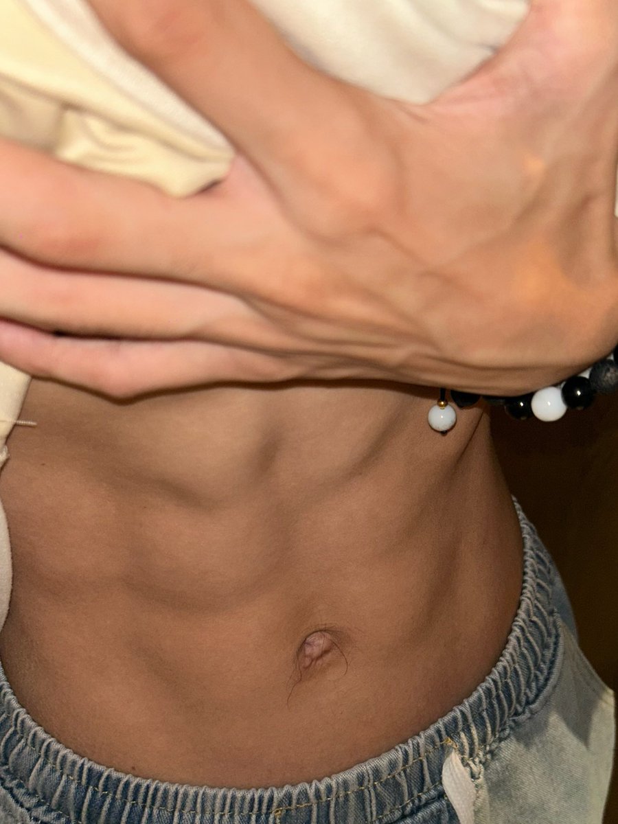 降温了 男的都加衣 女的都加我
#手控 #腹肌 #薄肌 #青筋 #指奸