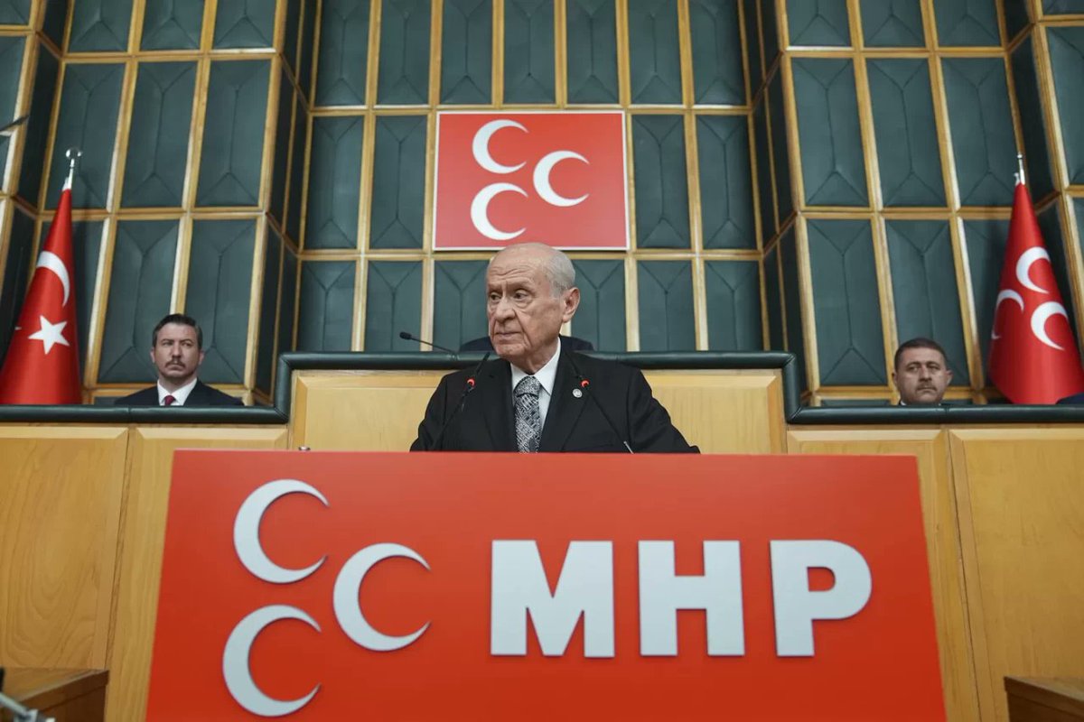 MHP Lideri Devlet Bahçeli'den Cumhuriyet Bayramı mesajı

turkgun.com/siyaset/mhp-li…

#MHP #DevletBahçeli'