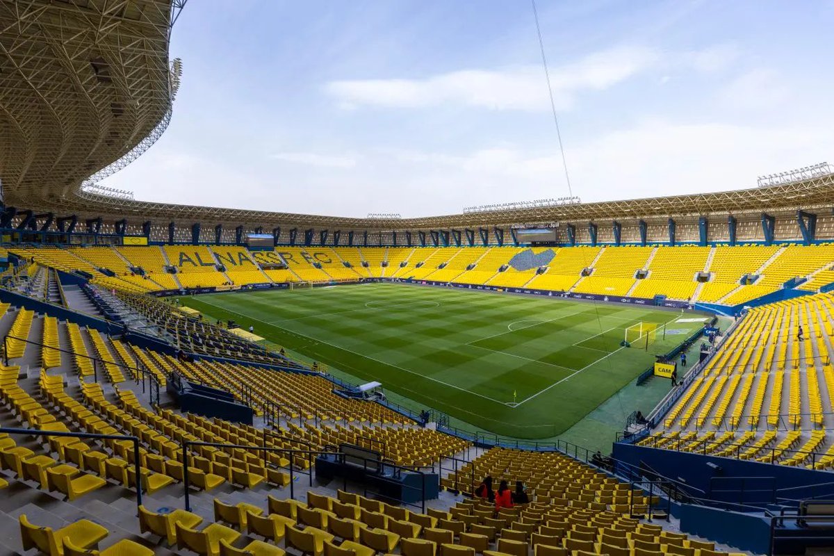 من الساعه ٥ عصراً وحتى الساعه ٦ صباحاً والعمل مستمر في الملعب (( لأجلكم )) لاظهار مدرجنا ومدرجكم بفخامته المعتادة وهيبته المعروفه💛

البعض يكتب هناك تيفوات او سيكون هناك عمل او انتظروا البنرات او او او .. وكلها اجتهادات

العمل عظيم بكم أولاً ولم يره احد وكما ذكرت سابقاً هناك عدة