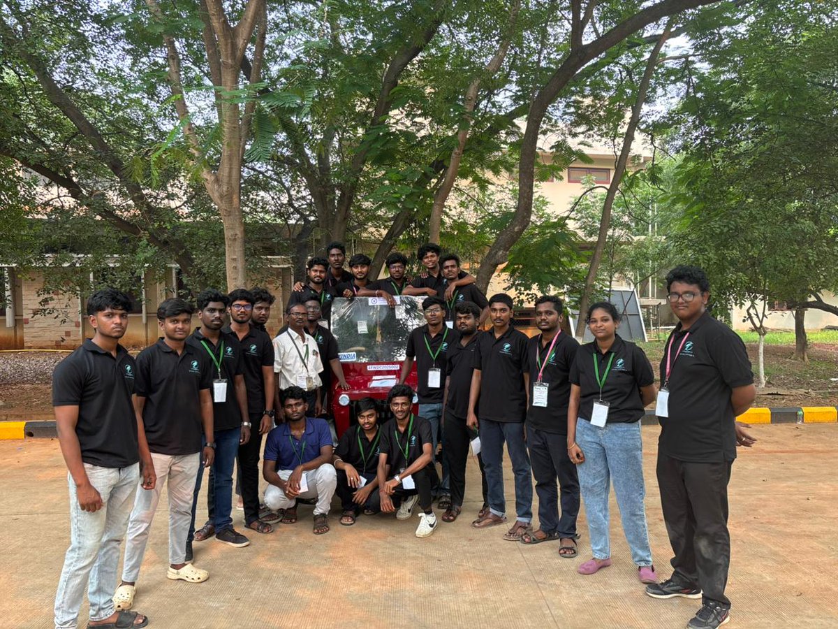 VelMultitech99's tweet image. Proud moment!
Mechanical Engineering students of Vel Tech Multi Tech have successfully designed and developed an Electric Vehicle (EV), showcasing innovation, teamwork &amp;amp; commitment to sustainable mobility. ⚡
#VelTechMultiTech #MechanicalEngineering #Innovation #EV #GreenEnergy