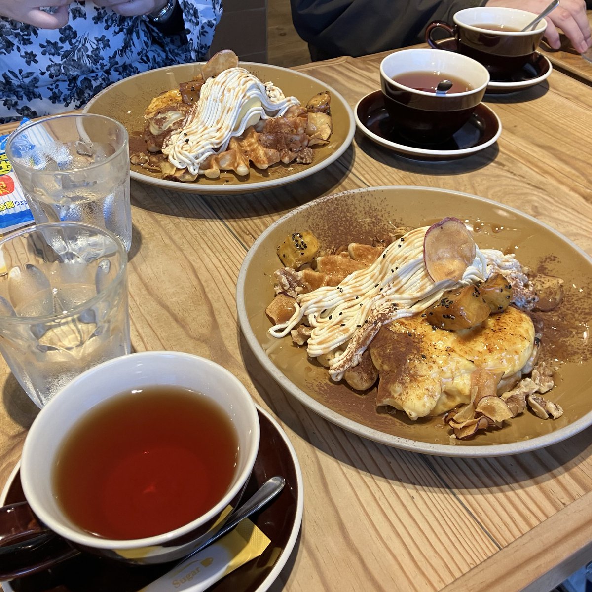 spla_bubble's tweet photo. 風鈴火山オフ会
私が誘いたい人誘って、謎メンで組んだチーム。姉が陽キャすぎてオフ会しないの？！会おうよ！って言ってたから。。。あたしは陰の者なのに…笑
もんじゃ美味しかった〜！スカイツリーこんなんなってるの初めて見た
やっぱり東京楽しいですネ🗼
ちゃこてぃほけありがとね🫶🏻🫶🏻 https://t.co/1JqpZwry9c