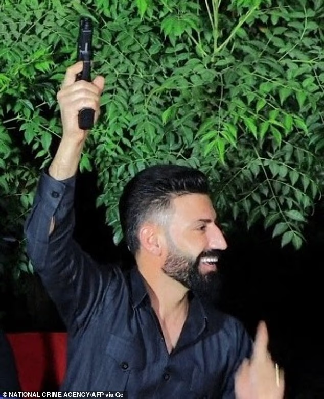 Tommy Robinson 🇬🇧 tweet media