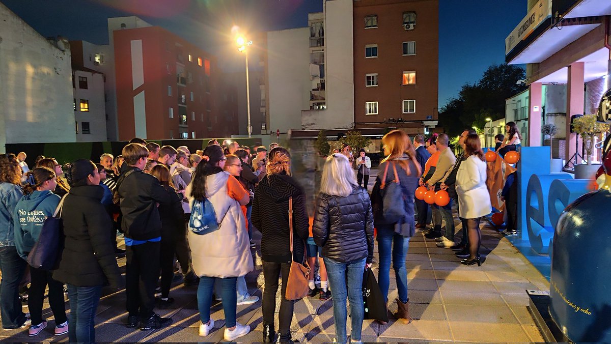 Mostolesporfin's tweet photo. 🧡 Anoche nuestra portavoz @ParrilMercedes  acompañó a la asociación @tdahmasmostoles en la lectura de un manifiesto por el Día Nacional del TDAH, para dar visibilidad a este colectivo y exigir a las administraciones, más atención y recursos públicos en apoyo de todas aquellas familias que conviven con este trastorno.
#DiaNacionalTdah #Móstoles