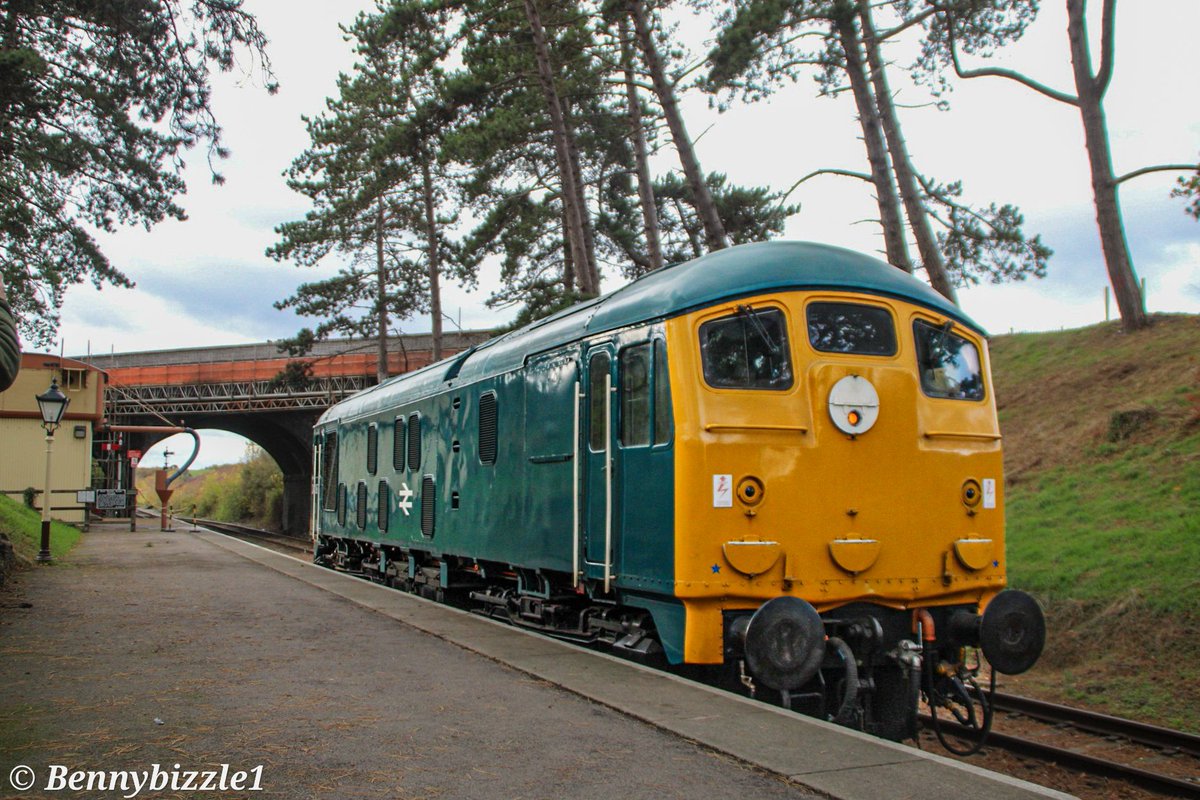 #TypeTwoTuesday 24081 at Cheltenham racecourse after bringing us here from Toddington.
Another fantastic engine at <a href="/GWSR/">Gloucestershire Warwickshire Railway</a> 
<a href="/GWSRDiesels/">GWSR Diesels</a>