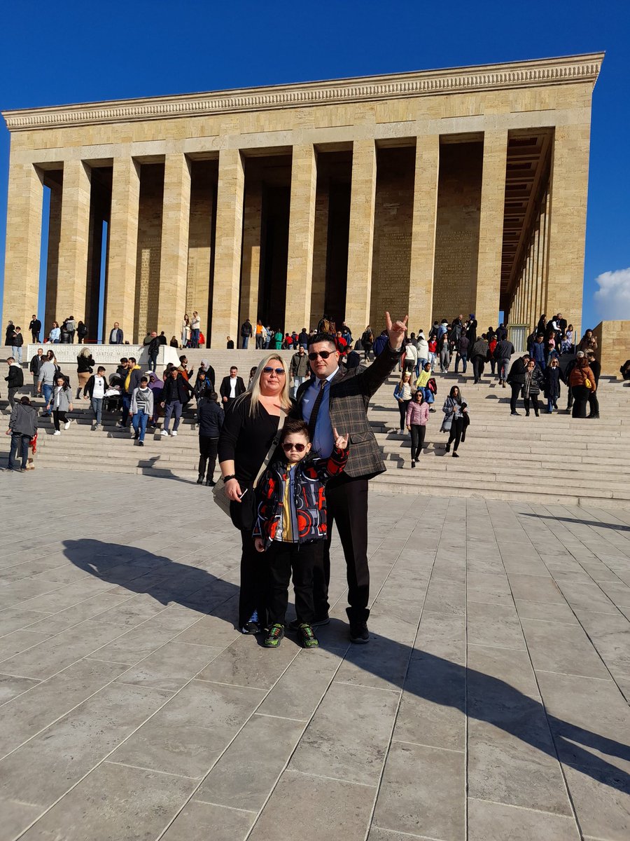 🇹🇷 29 Ekim 1923 – Cumhuriyetin İlanı 🇹🇷
29 Ekim 1923, Türk milletinin tarihindeki en büyük dönüm noktalarından biridir. Bu tarih, esareti reddeden bir milletin, küllerinden yeniden doğuşunun simgesidir. Mustafa Kemal Atatürk önderliğinde yürütülen Milli Mücadele, sadece düşmanı