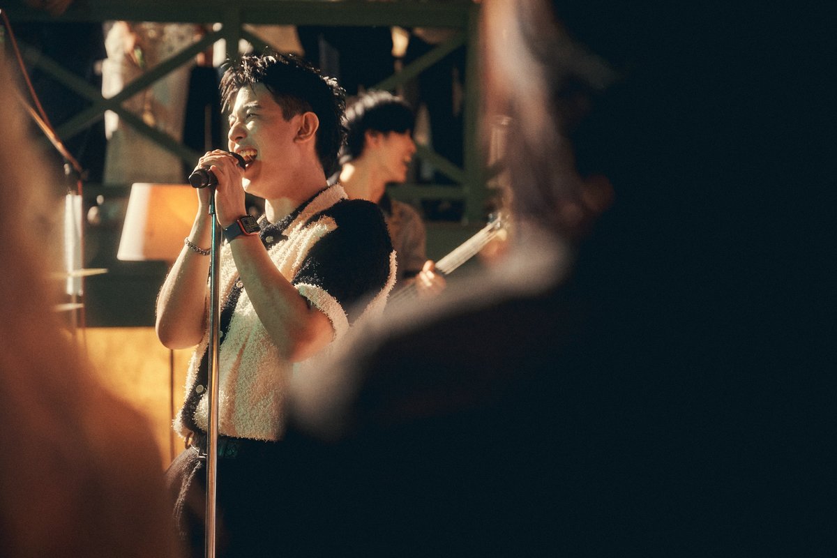 omg_entertain's tweet photo. ‘Tilly Birds’ มอบค่ำคืนสุดอบอุ่นใน “A Night Called Heaven” ให้แฟนๆ ฟิน กับโชว์สด “Heaven” ครั้งแรก และโมเมนต์สุดใกล้ชิดสุด Exclusive!
#HeavenSong #TillyBirds
#GMMGlobal #WarnerMusic
#ANightCalledHeaven #TheWirelessClub
#บันเทิงอลัง #OMGEntertainnews https://t.co/ElE8Yv3DjH