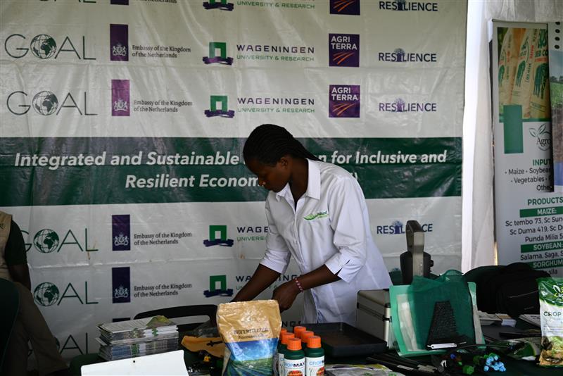 GOALUganda's tweet photo. During the interactive exhibition, smallholder farmers, cooperatives, and agribusinesses are engaging in crucial one-on-one consultations with financial institutions, input suppliers, and technical experts. @CommonGroundUg @GOALUganda @CordaidUganda @Agriterra @PearlCa_pital https://t.co/h8C6MLPNu4