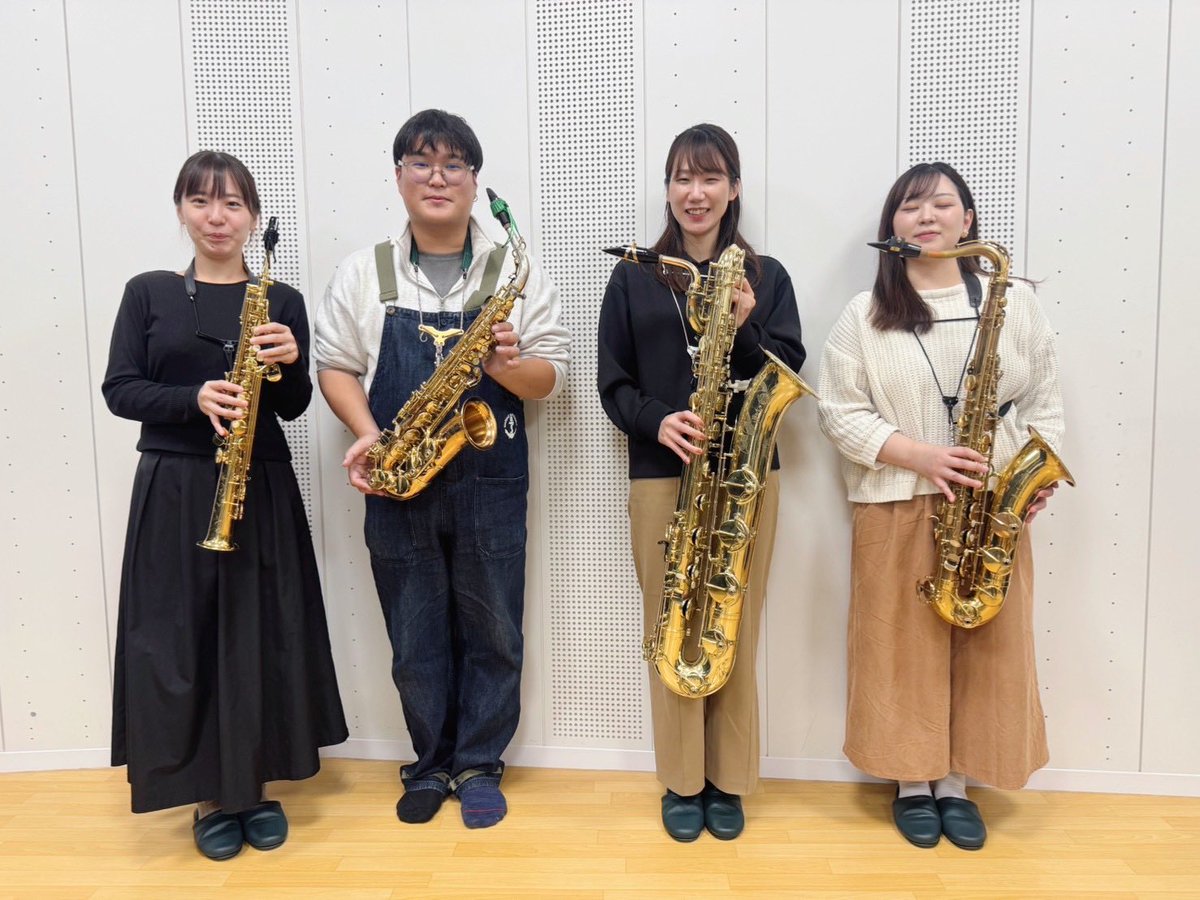 Tochigi_SE's tweet photo. コンサートまであと6日！
今回は8重奏だけでなく2つのチームに分かれての演奏もあります✨

1枚目のチームは…

プラネル／バーレスク
ドビュッシー／ベルガマスク組曲

を演奏予定です🌙ぜひお楽しみに！

ご予約は出演者もしくは下記フォームまで🎫
https://t.co/la0nuZWUnv https://t.co/8yjsA1OPKo