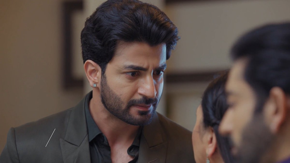 anandhivenkat4's tweet image. Rohit😩❤️🔥
#BharatAhlawat #AyushiKhurana
#AyuRat #RaghavSuryavanshi
#ReetSuryavanshi #Rageet 
#JaaneAnjaaneHumMile #JAHM