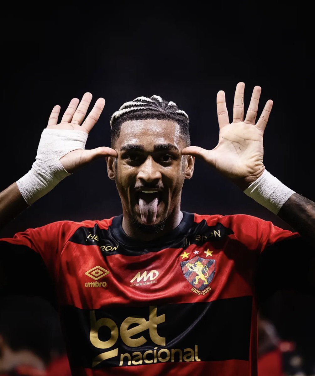 🚨 Derik Lacerda na mira do Grupo City e pode ser um dos reforços do Bahia para 2026!

Ele chamou atenção não apenas pelos gols, mas também pela intensidade e presença de área — atributos valorizados pelo estilo de jogo do conglomerado. <a href="/NE45Minutos/">NE45</a>, <a href="/PedroMaranhao13/">Pedro Maranhão</a>