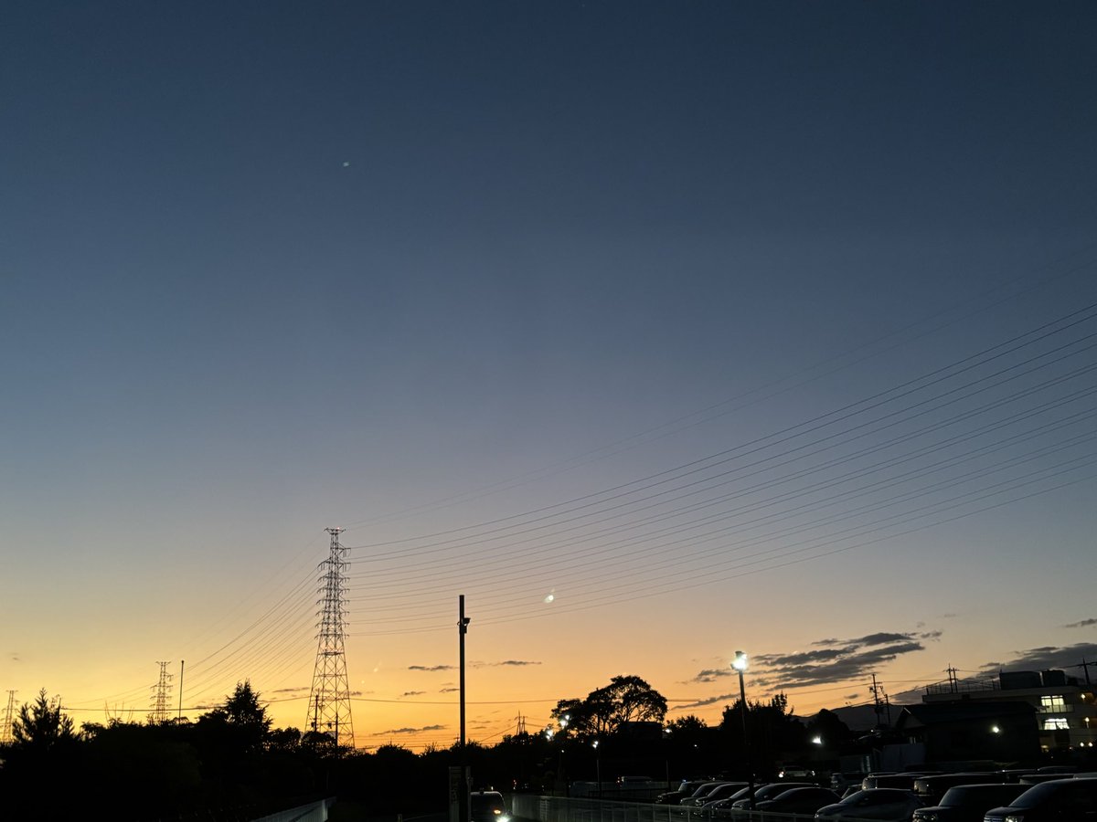 そんなこんなで日の入りと共に2便出発。
今週もタフな感じですが週末には名古屋でゴンやノリオ君と乾杯できるなら、どーって事ないザンスね！