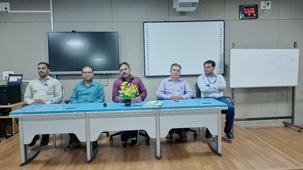 DGFASLI1's tweet photo. RLI Chennai, under DGFASLI, MoLE, successfully conducted a 3-day training on “ESG in OSH” from 22–24 Oct 2025.
52 participants from leading industries joined to explore ESG integration in workplace safety & sustainability.
#RLIChennai #DGFASLI #ESG #OSH #Sustainability https://t.co/oTAtADELQ2